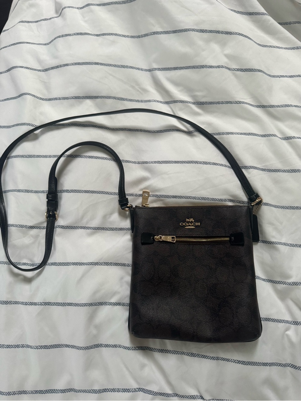 Coach crossbody bag like new !